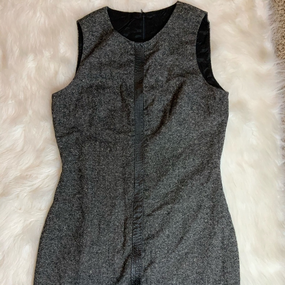 2/$15 Women’s winter dress🗝